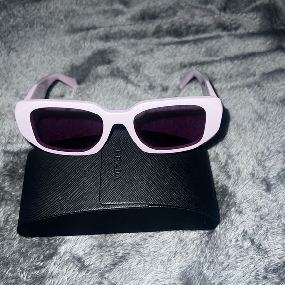🔥Prada sunglasses women’s🔥 - Picture 2 of 11